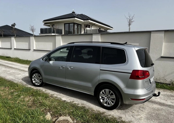 Volkswagen Sharan cena 65900 przebieg: 215000, rok produkcji 2015 z Dębica małe 352